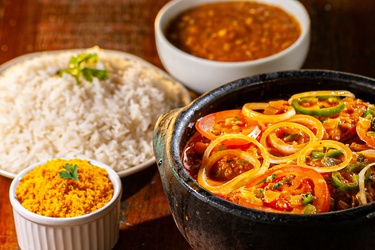 MOQUECA DE PEIXE E CAMARÃO - CAVALA