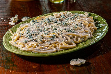 LINGUINE AO MOLHO GORGONZOLA