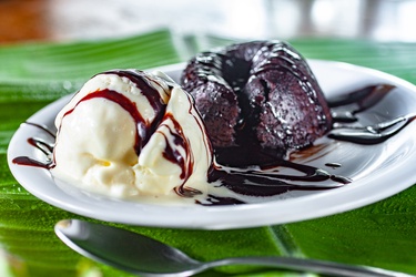 PETIT GÂTEAU COM SORVETE