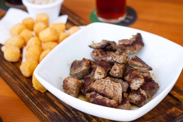 Filé Mignon com Mandioca Noisette