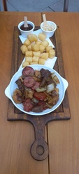 Misto de carnes com mandioca noisette