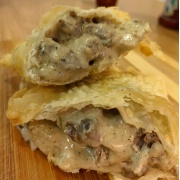 PASTEL DE FILÉ COM QUEIJO