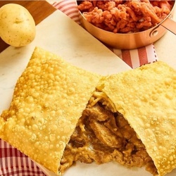 PASTEL DE STROGONOFF DE CARNE