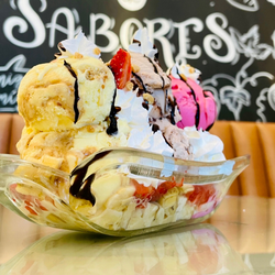 BANANA SPLIT
