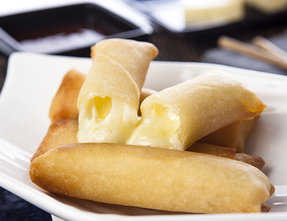 HARUMAKI DE QUEIJO COM MEL
