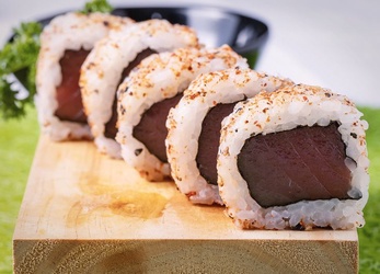TSUNA URAMAKI
