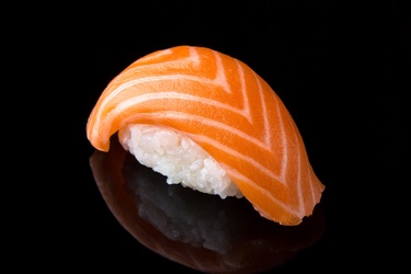 SAKE NIGUIRI