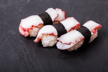 TAKO NIGUIRI