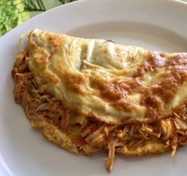 OMELETE FRANGO COM CATUPIRY