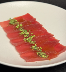 LÂMINAS DE ATUM NO MOLHO SUMISSÔ 