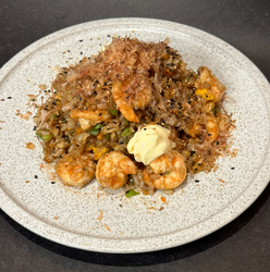 YAKIMESHI DE CAMARÃO