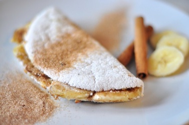 TAPIOCA DE MUÇARELA COM BANANA E CANELA