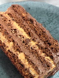 Fatia torta de Chocolate (com doce de leite e especiarias)