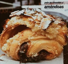 PAIN AU CHOCOLAT AUX AMANDES