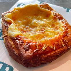 DANISH DE 3 QUEIJOS
