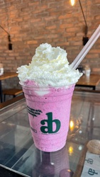 FRAPPE DE AMORA COM HORTELÃ