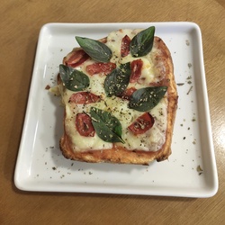 TOAST MARGUERITA