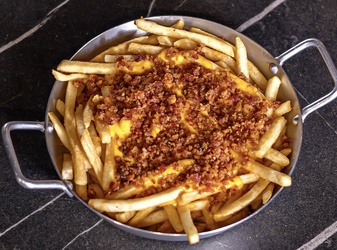 BATATA COM CHEDDAR E BACON