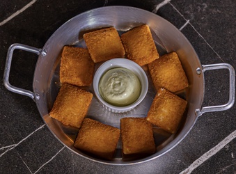 ALMOFADINHAS QUEIJO GOUDA