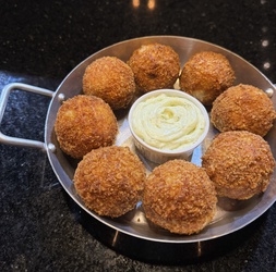 BOLINHO DE COSTELA