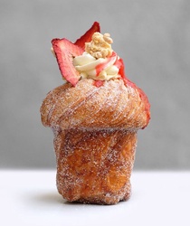 Cruffin Doce de Leite & Morango