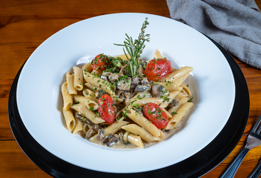 Penne ao molho cremoso de cogumelos 