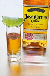 Dose Tequila - José Cuervo Ouro