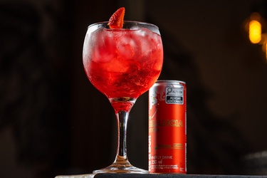 GIN COM RED BULL
