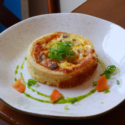 Mini Quiche de bacon e alho poró