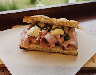 Panino Mortadela e Pesto