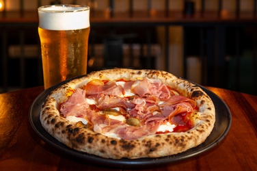 Pizza Prosciutto e Funghi