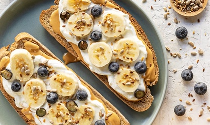 Toast Banana com Geleia de Amendoim