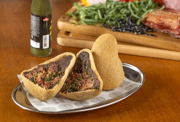 COXINHA DE FEIJOADA