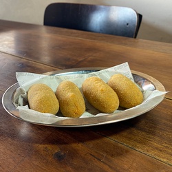 BOLINHOS DE LINGUIÇA BLUMENAU
