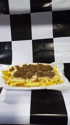 Batata Frita com Mussarela e Costela Desfiada