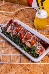 ATUM SELADO COM TERYIAKI