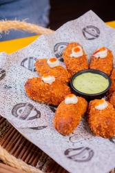CROQUETE DE CUPIM COM CATUPIRY E QUEIJO