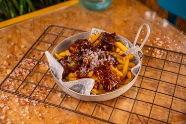 FRITAS COM COSTELINHA BARBECUE