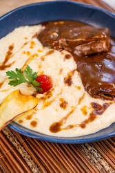FILÉ MIGNON COM ARROZ CREMOSO DE RAPADURA