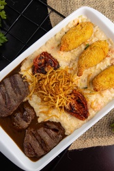 SURF AND TURF ( FILÉ MIGNON COM CAMARÃO)