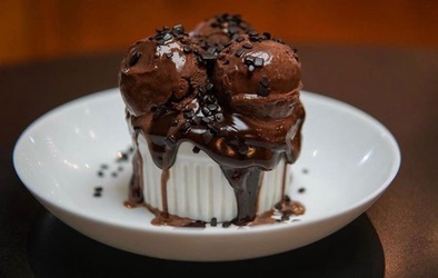 GRAND GATEAU BLACK