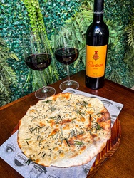 Pizza Branca com Alecrim