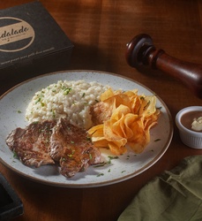 Escalope ao Molho Madeira