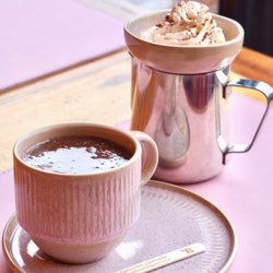 Chocolate Quente com Chantilly
