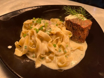 Tornedor com Fettuccine ao Creme De Queijo 