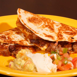 312 - Quesadilla La Carne Ranchera 