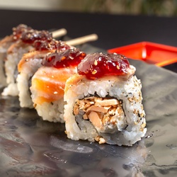 Uramaki Geleia de Morango (Holanda)  5 peças