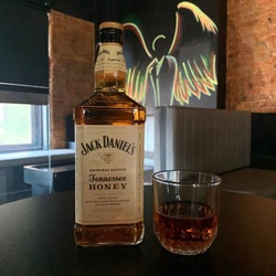 Whiskey Jack Daniels Honey Dose